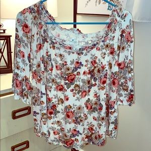 Off the shoulder quarter sleeve top